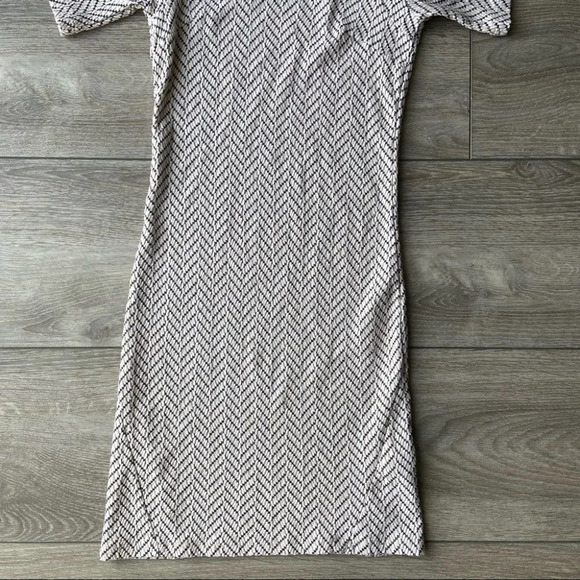 Topshop  Textured Geo Bodycon Dress - Picture 9 of 16